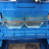 760角馳壓瓦機(jī)彩鋼瓦成型機(jī)廠家直供