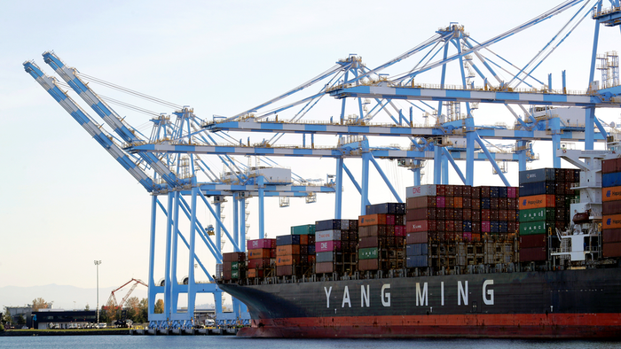 由于 狀病毒的爆發(fā),使美國出口下降了近10％