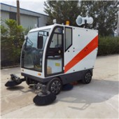 廠家直銷電動(dòng)掃地車高壓清洗霧炮除塵掃路車道路清掃車